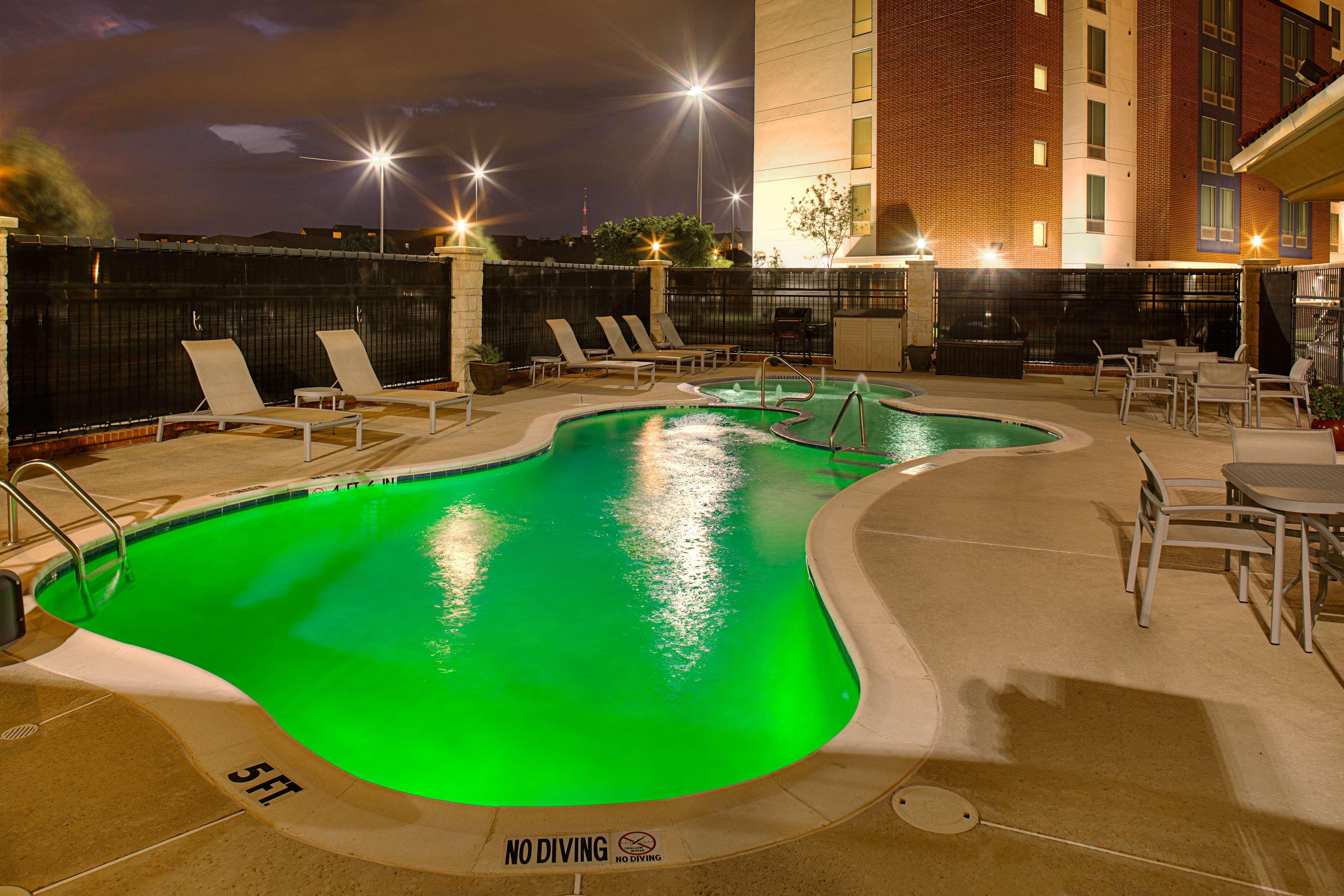 Hampton Inn And Suites Dallas/Lewisville-Vista Ridge Mall Exterior photo