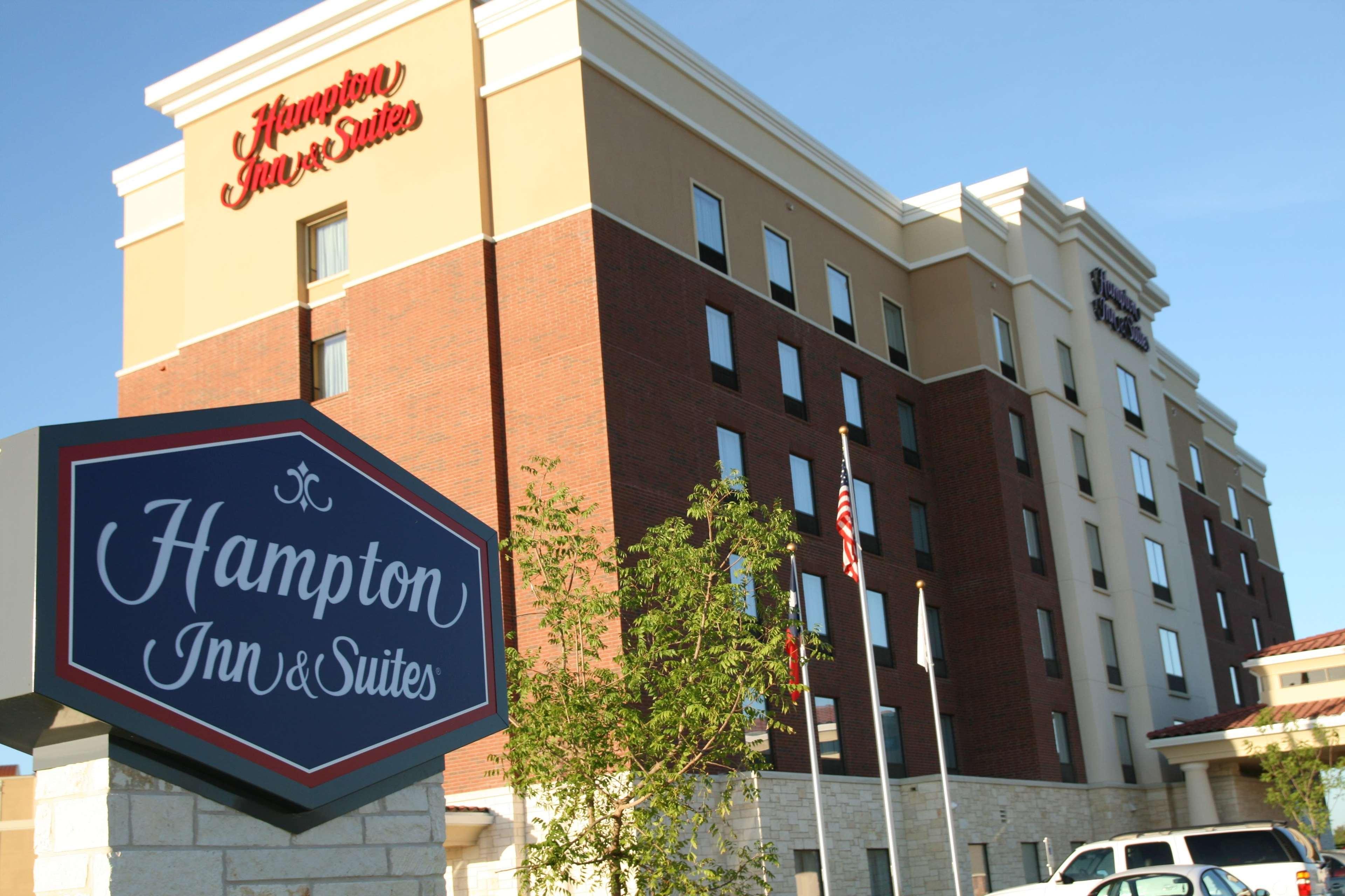Hampton Inn And Suites Dallas/Lewisville-Vista Ridge Mall Exterior photo