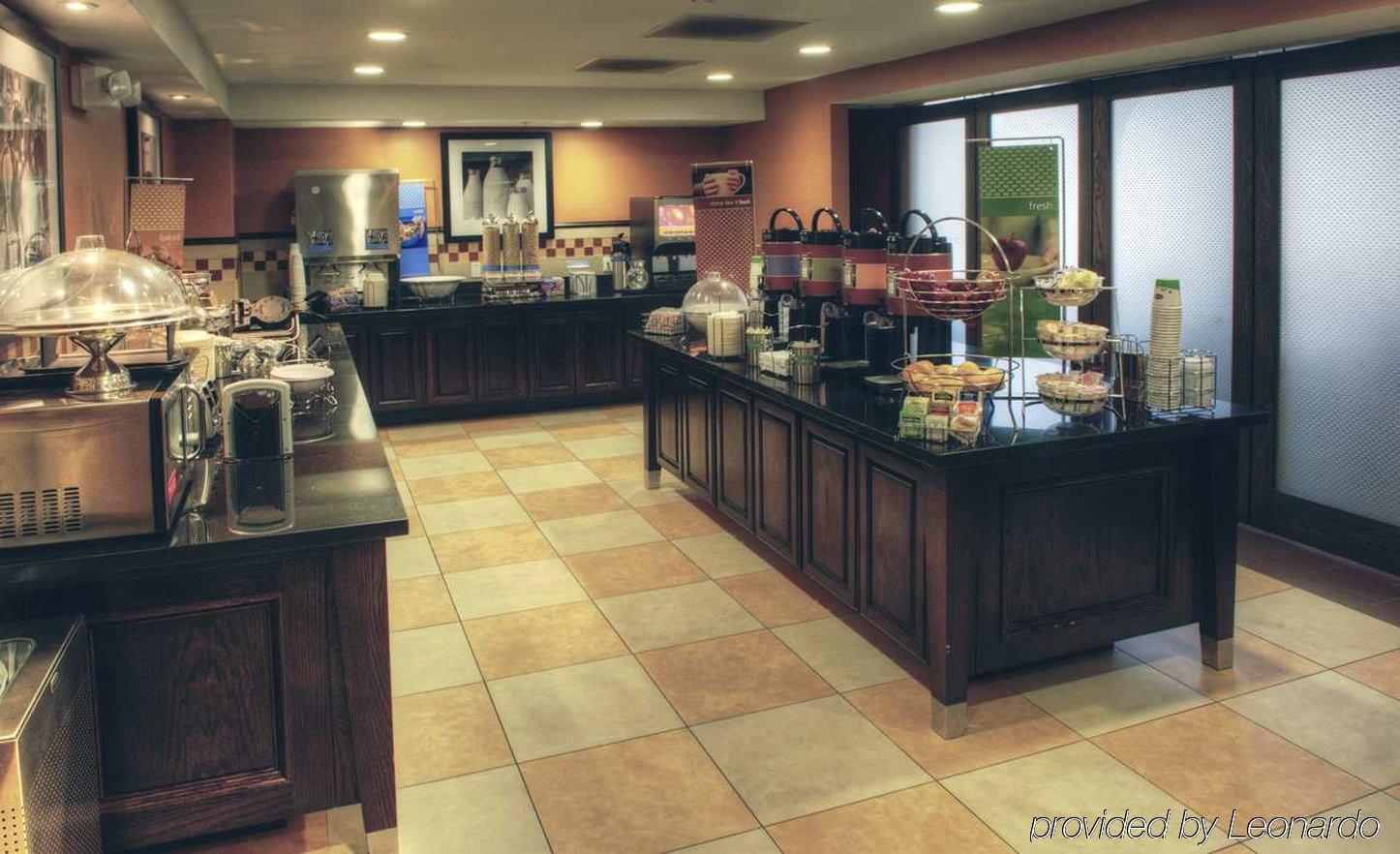Hampton Inn And Suites Dallas/Lewisville-Vista Ridge Mall Restaurant photo